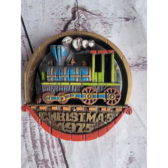 1975 Christmas Choo Choo Train Ornament Vintage Wood Resin Material - Picture 4 of 4